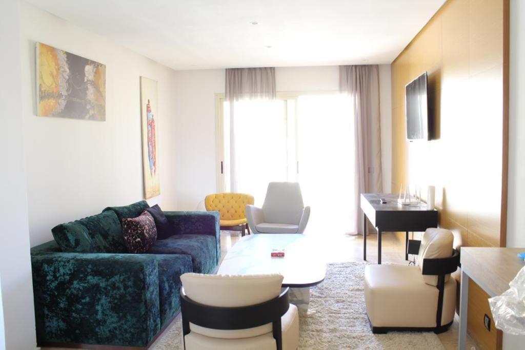 Appt 22 Bloc G- Hicherraton Plage Residence Bella Vista, Bouznika Bay 스크히라트 외부 사진